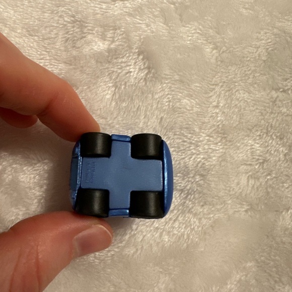 Disney Doorables Series 9 Rare Sally Carrera from Pixar's Cars - Picture 3 of 7